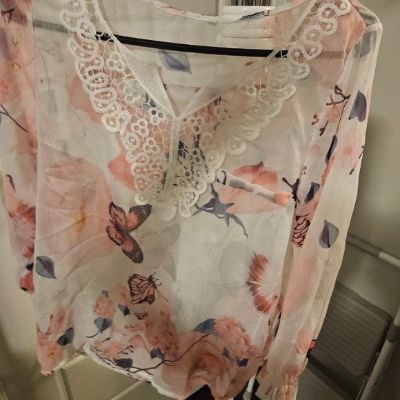 Sheer Floral Top - Picture 3 of 6
